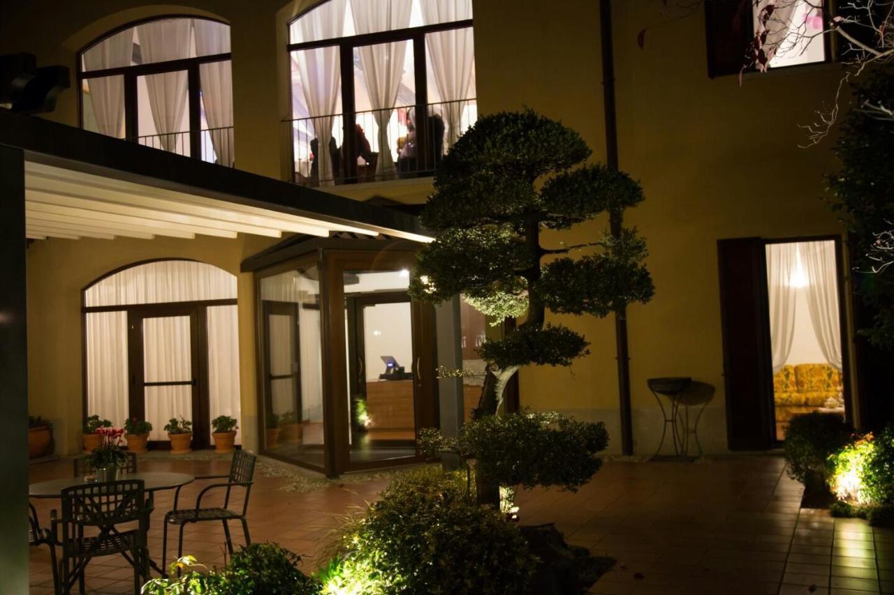 Hotel La Corte Di Lurago Lurago dʼErba
